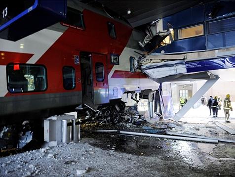 - (Deutsche Bahn, Erste Hilfe)