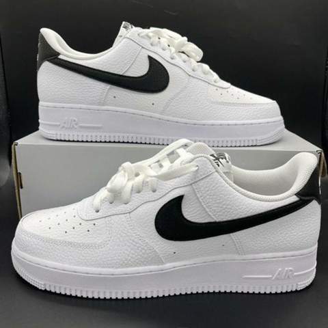 Nike air force mit schwarzem nike zeichen damen Clearance