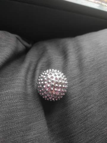 Akupressur Ball aus Metall statt Plastik?