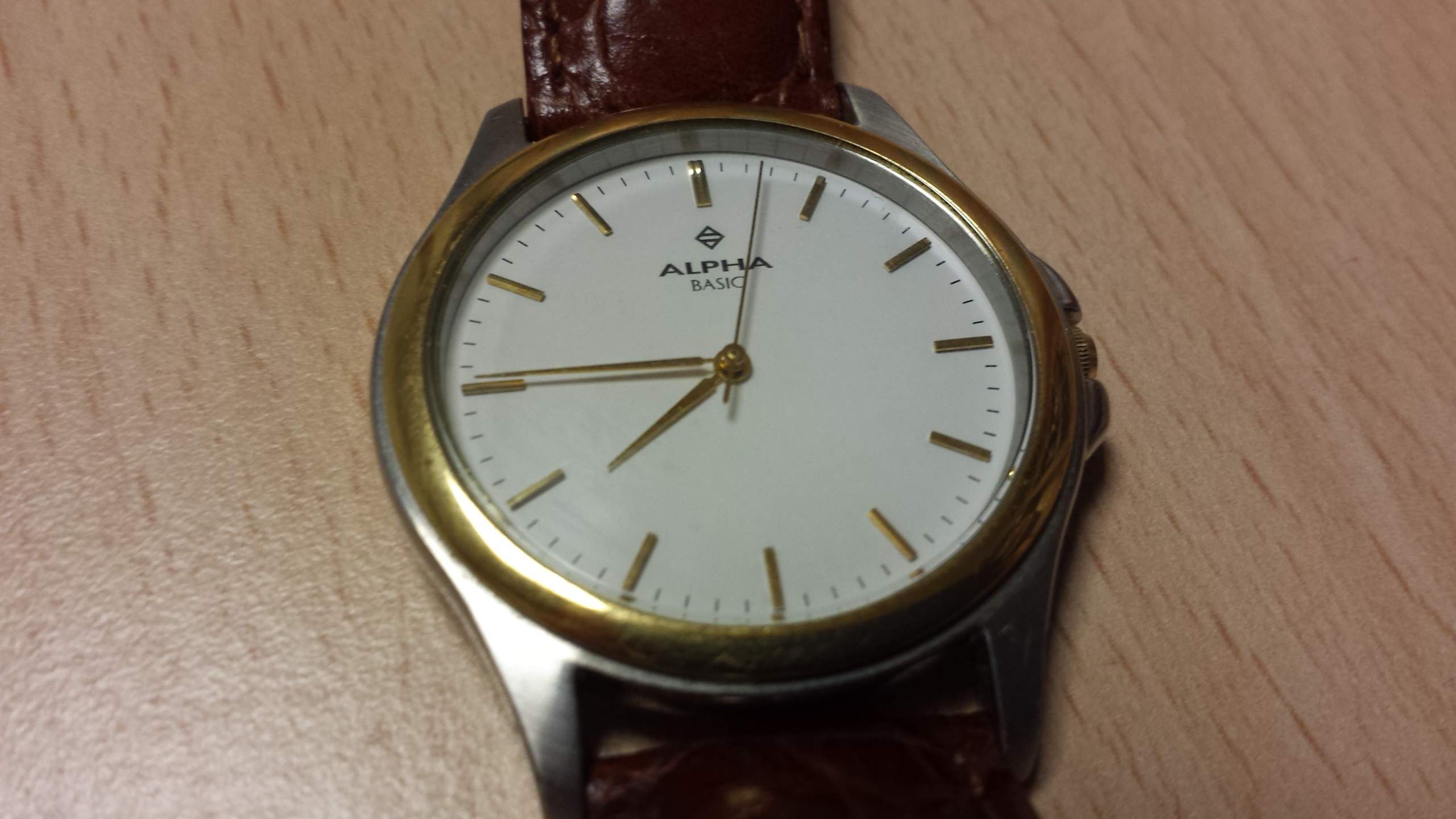 Alpha Basic Armbanduhr? (Uhr)