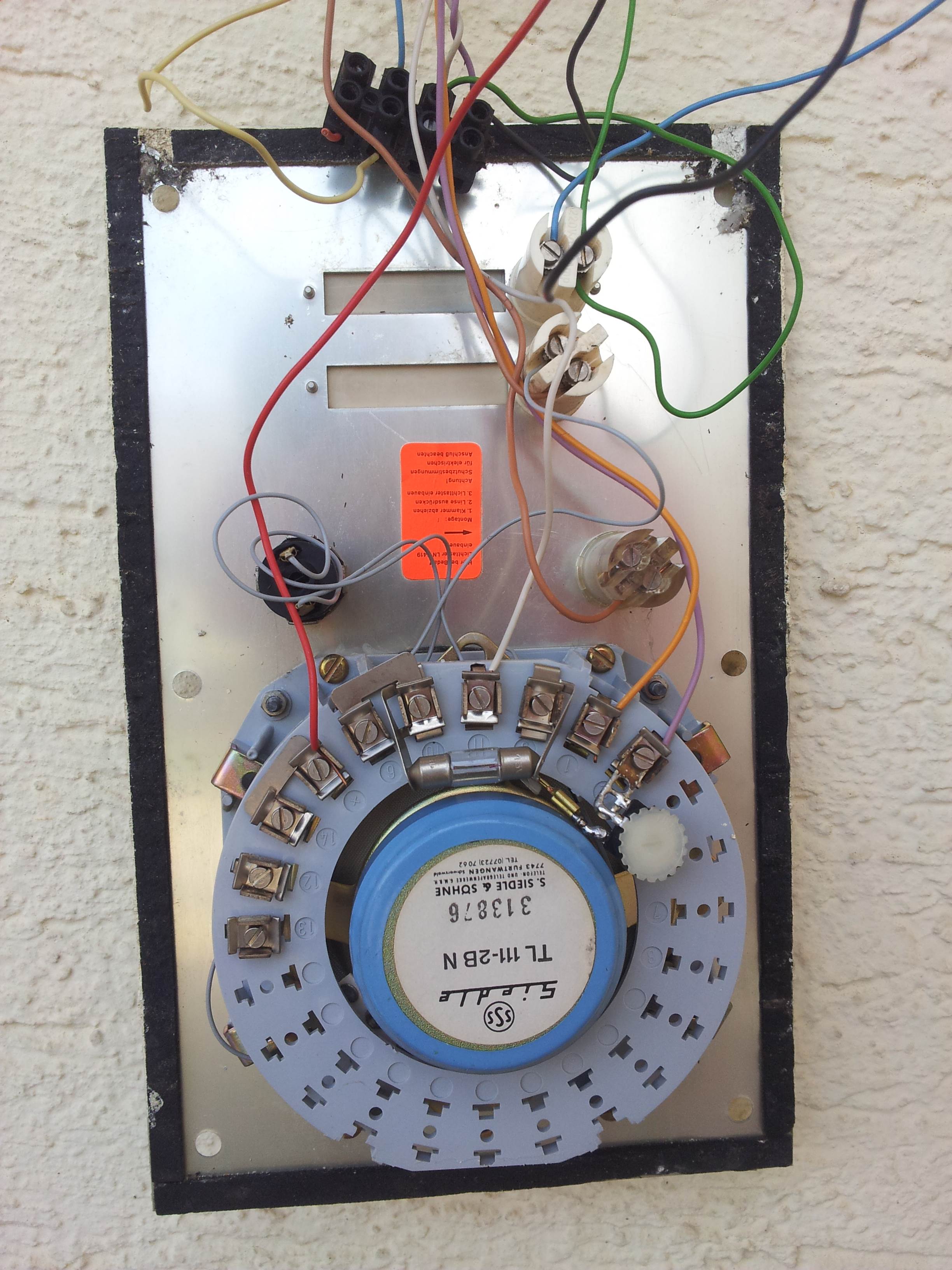 Wie wird diese alte Siedle Sprechanlage verdrahtet? (Sprache