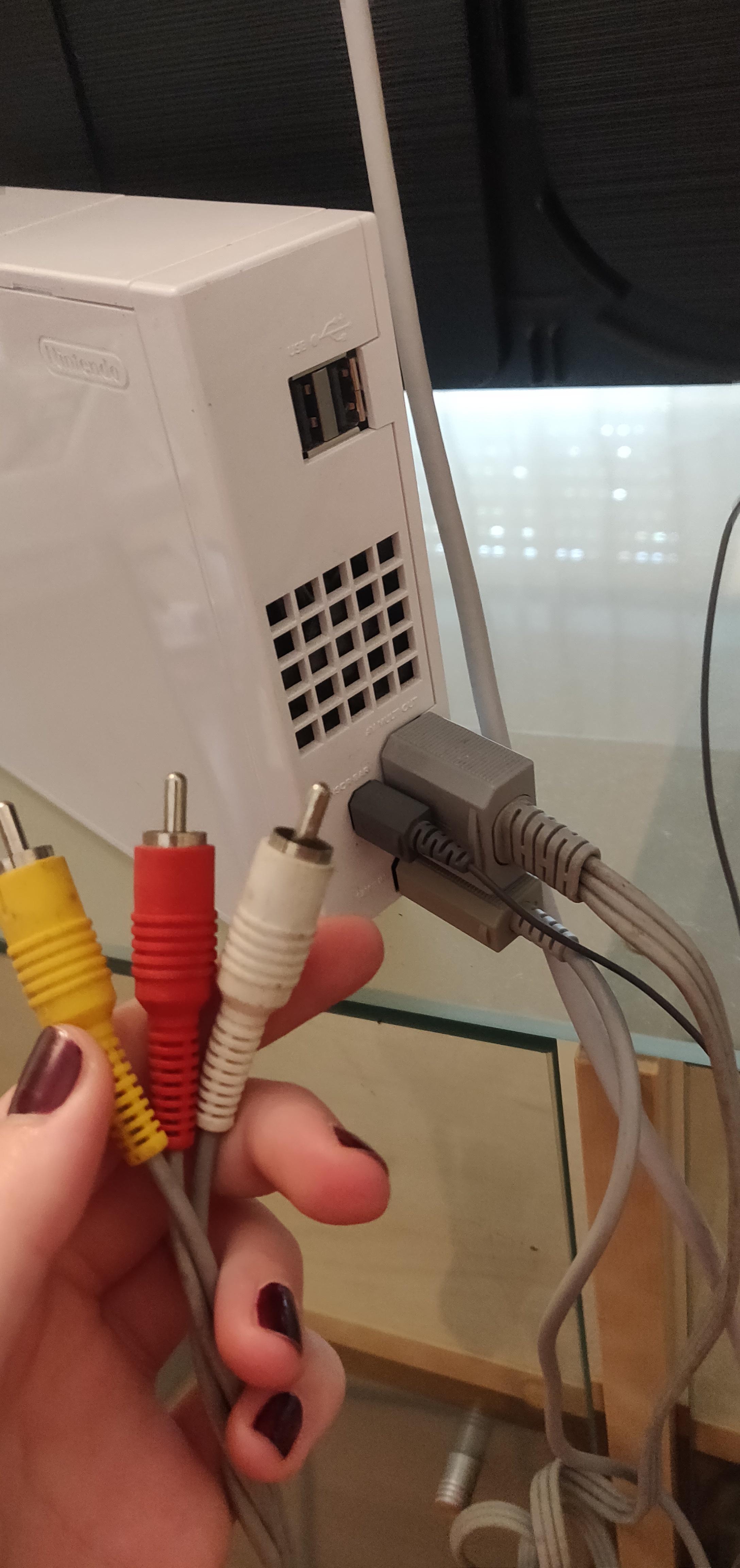 Wii Mit Usb An Fernseher Anschließen Alte Wii an Fernseher anschließen? (Computer, PC, Technik)