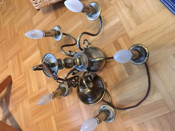 Der Kronleuchter - (Strom, Elektrik, Lampe)