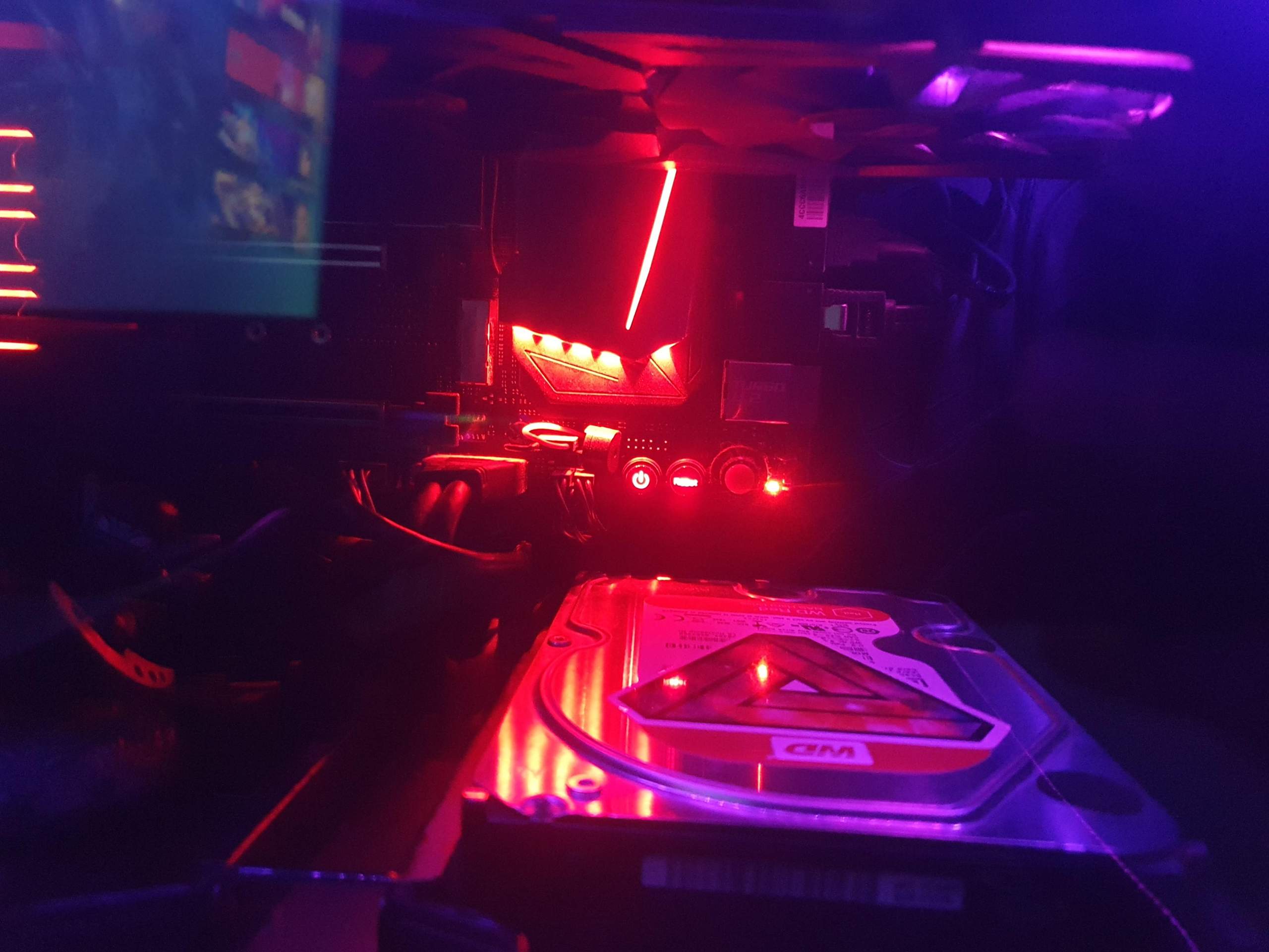 Msi Mainboard Cpu Led Leuchtet Rot An meinem Mainboard leuchten überall rote LED ist das normal? (PC