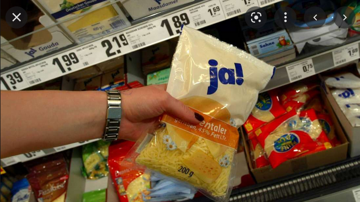 Angeblich sind Eigenmarken aus dem Discounter Teurer geworden ...