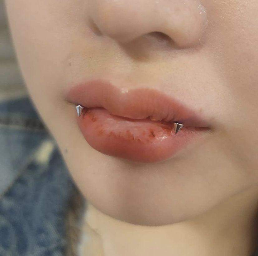 Angle Fangs Angel Fangs? Was muss ich sagen? (Piercing, Piercer, Piercingschmuck)