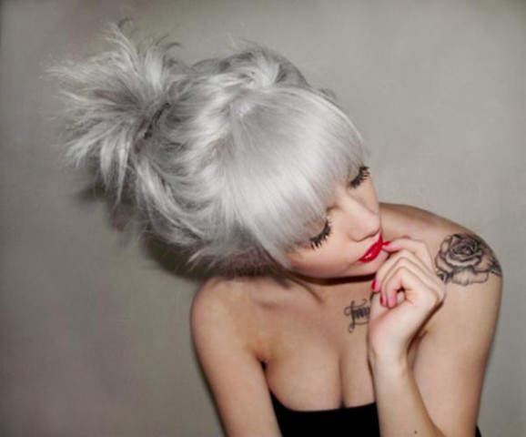Weiß graue Haare - (Haare, blondieren)