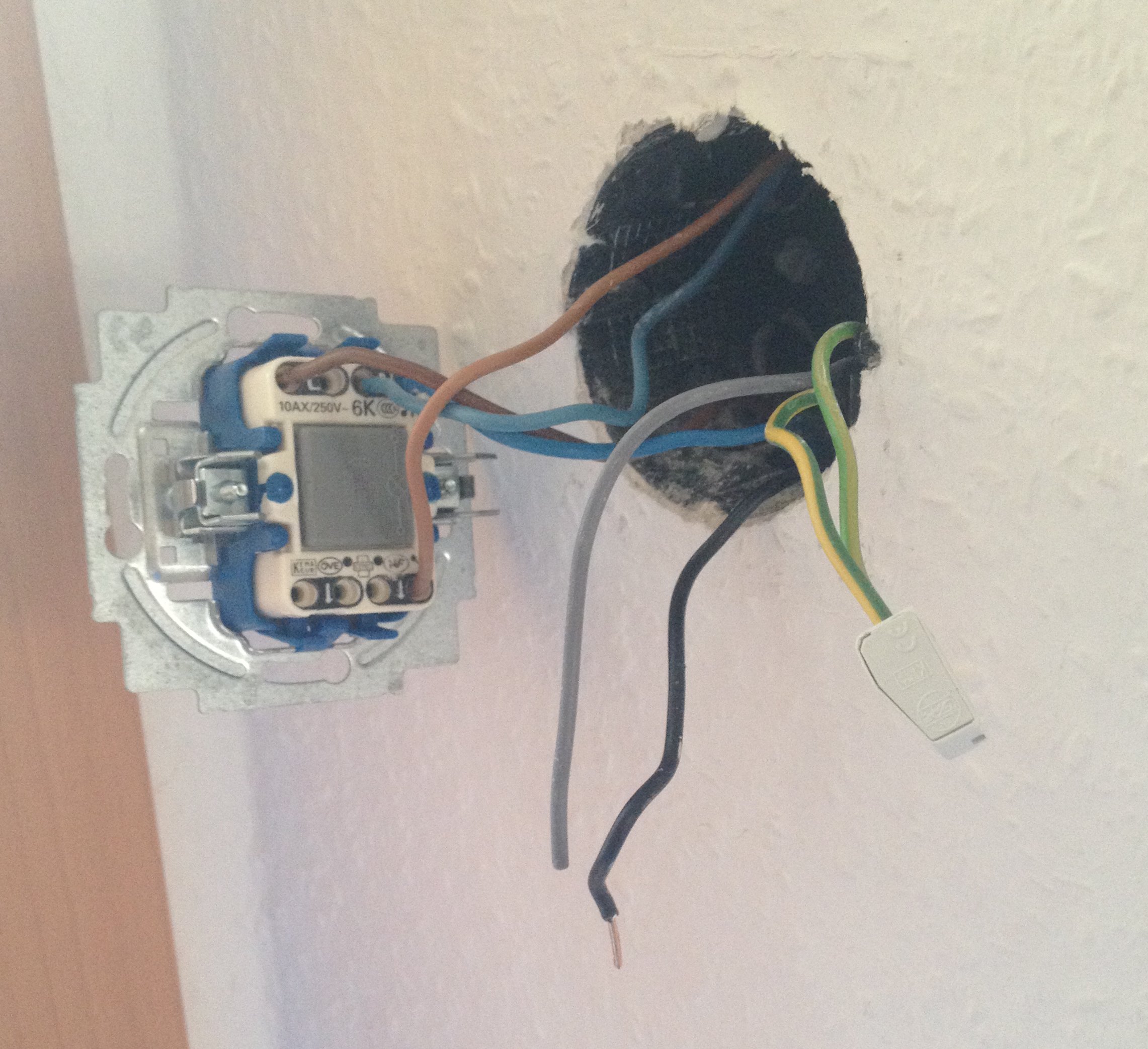 Anschluss Doppelschalter für Deckenlampe und Wandauslass (Elektrik