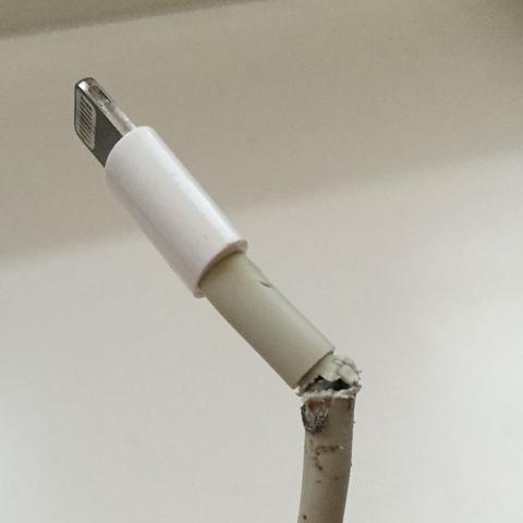 Kabelbruch
 - (Apple, Ladekabel, lightning)
