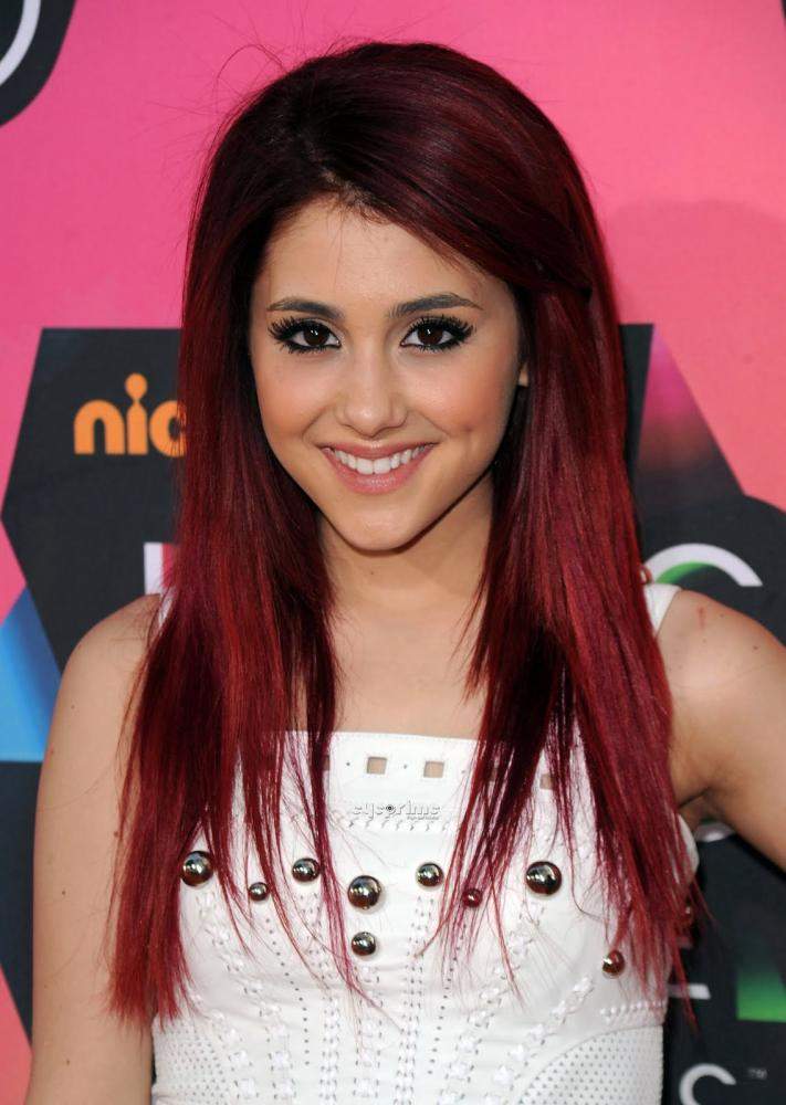 Hilfee Ariana Grande? Allgemeines make up..?hilfee. (Schminke)