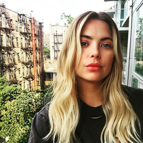 Ashley’s Haarfarbe
- (Haare, Beauty, blond)