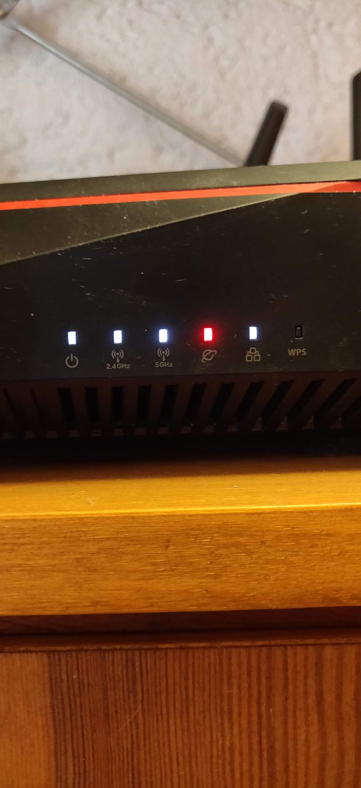 Asus Router resettet und rotes WAN Led? (Internet, WLAN, Netzwerk)