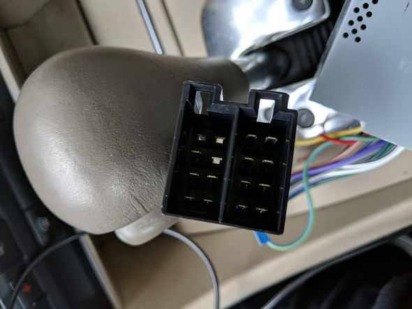 - (Audi, Autoradio Einbau)