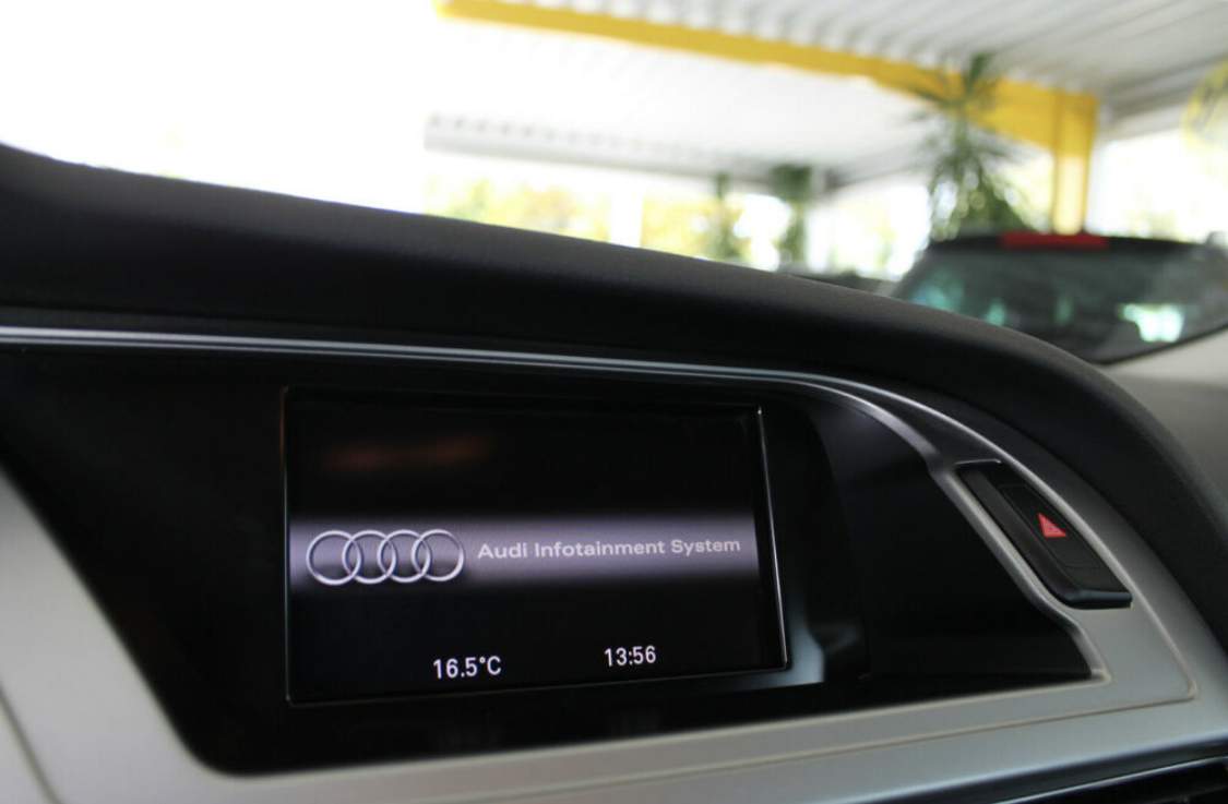 Audi a4 b8 carplay