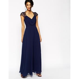 Das ist das Kleid auf einem Model von dem Laden Asos.com - (Kirche, Kleid, Firmung)