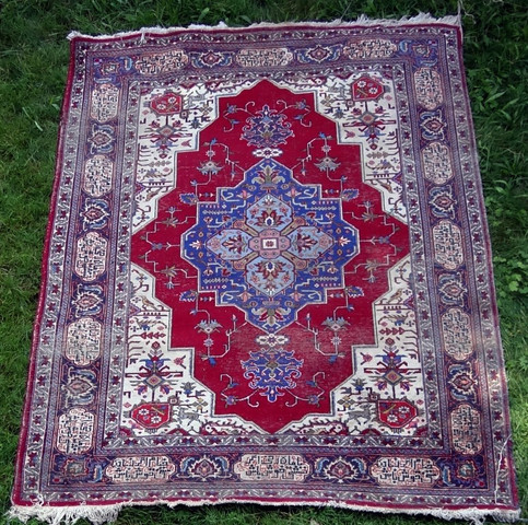 Bild des Teppichs - (Iran, persische zeichen)