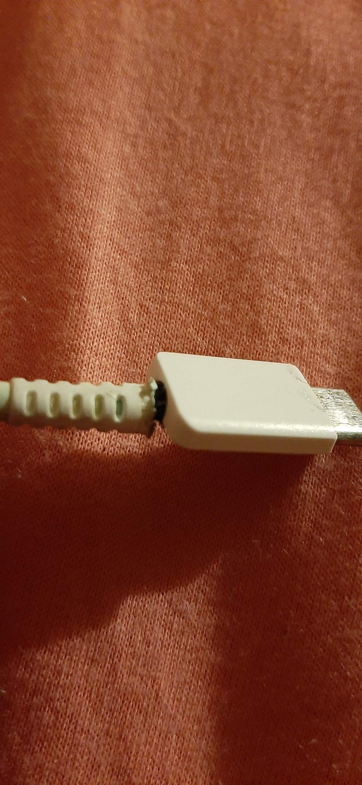 Auf Videoaufnahme komische Geräusche? (Handy, Elektronik, Störung)