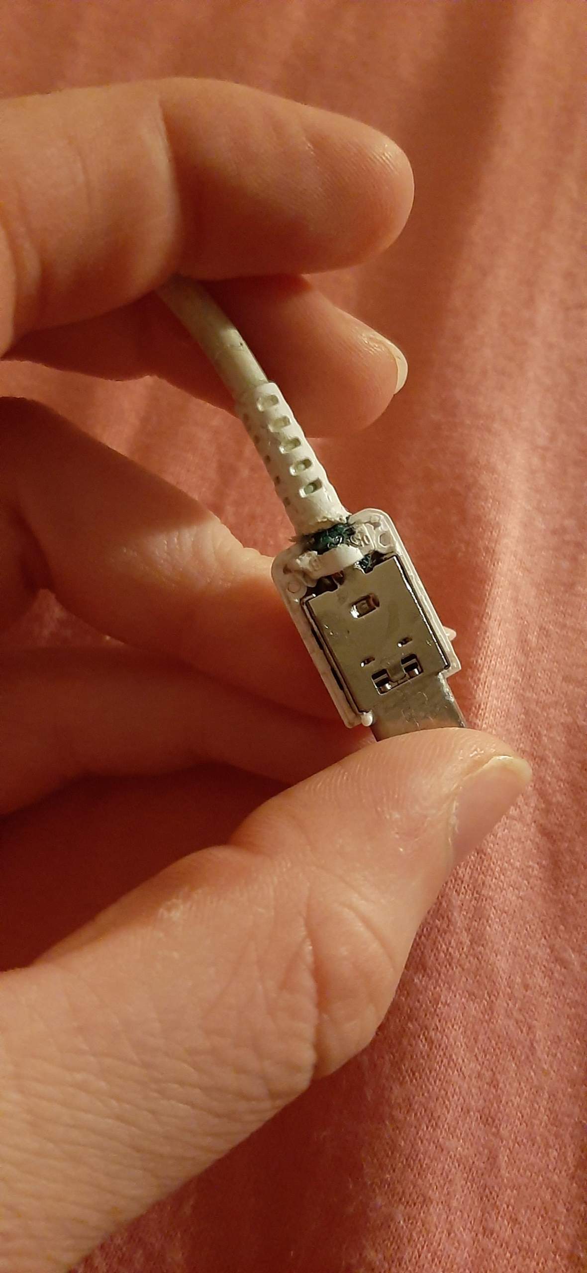 Auf Videoaufnahme komische Geräusche? (Handy, Elektronik, Störung)