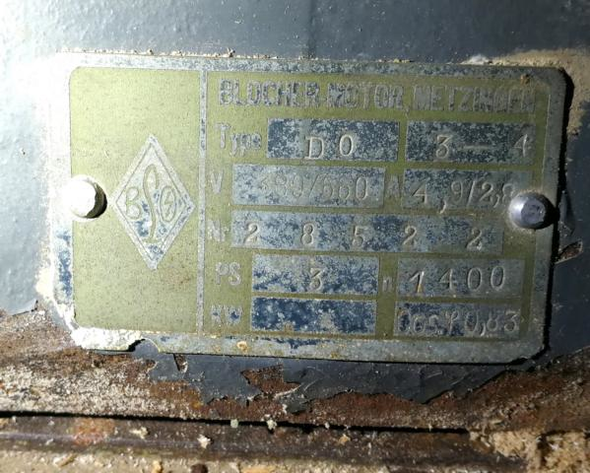 - (Computer, Technik, Technologie)