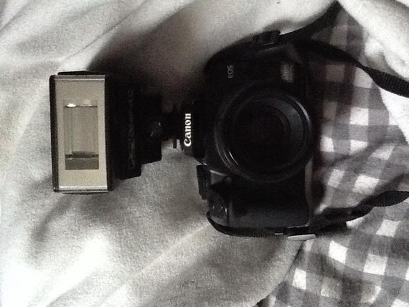 Kamera mit Aufsteckblitz 1 - (Kamera, Fotografie, Canon)