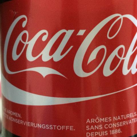 Aus Welchem Material Sind Die Coca Cola Etiketten Gemacht Papier Etikette