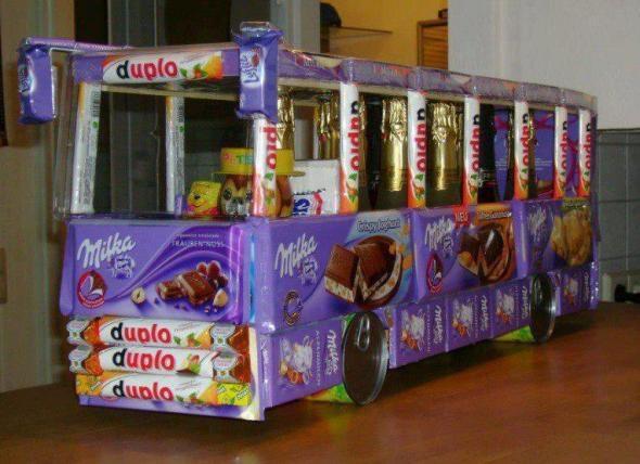 Auto aus Süßigkeiten basteln (Geschenk, Bus, Schokolade)