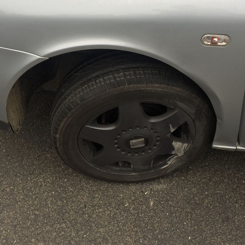 Reifen - (Unfall, Reifen, Schaden)