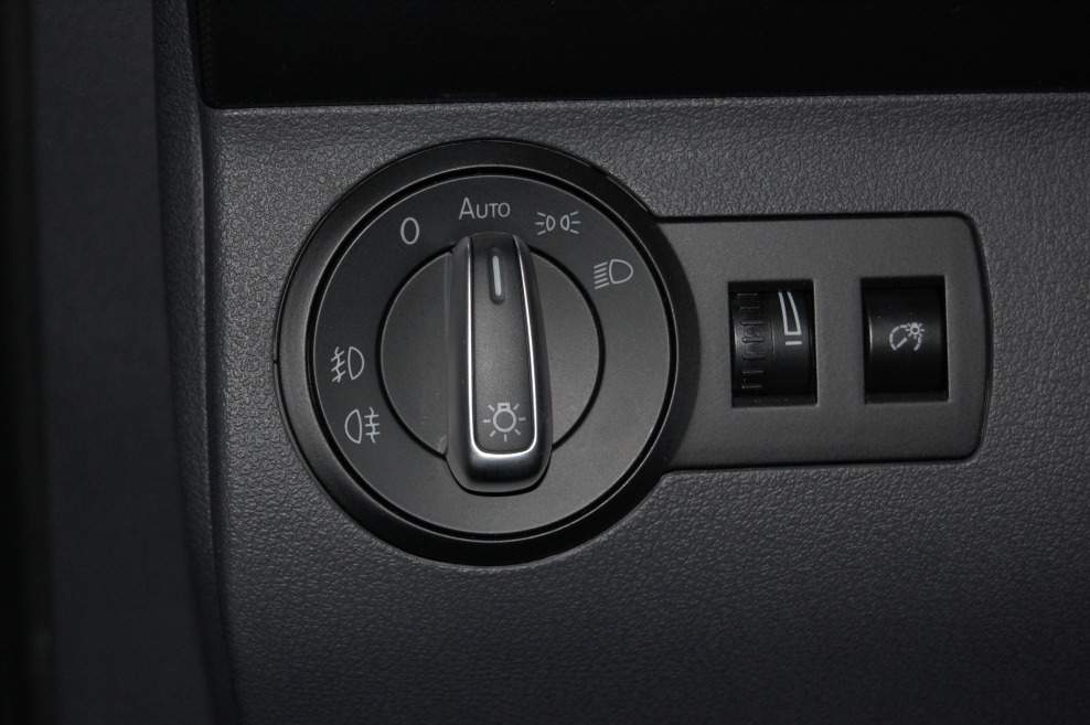 Autofahren lernen - Licht einschalten am Auto so gehts Autolicht schalten  Abblendlicht 