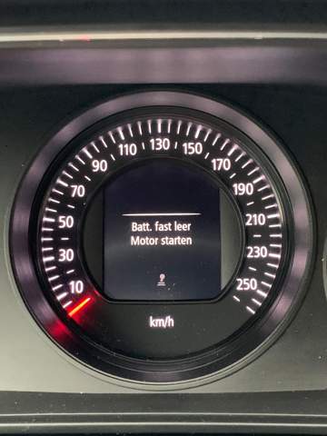 Auto Meldet Batterie Fast Leer Motor Starten Technik Auto Und Motorrad Fuhrerschein