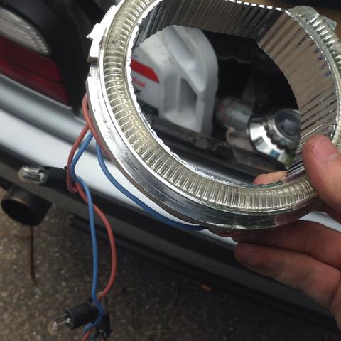 Es sind 6birnen angeschlossen warscheinlich werde ich 3 davon abschneiden - (Auto, Elektrik, Lampe)