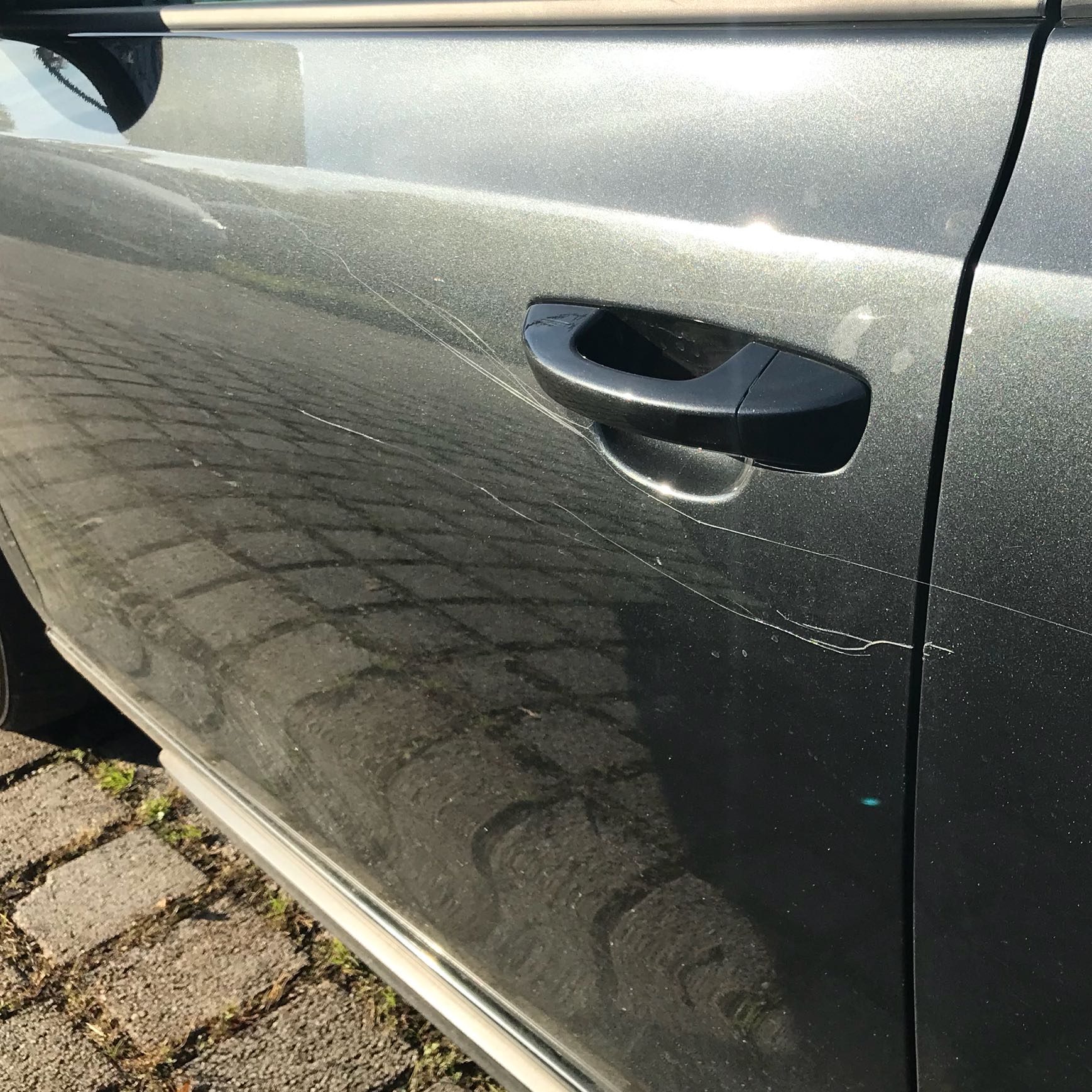 Autotür zerkratzt, Verursacher unbekannt was tun? (Auto, Auto und Motorrad, Polizei)