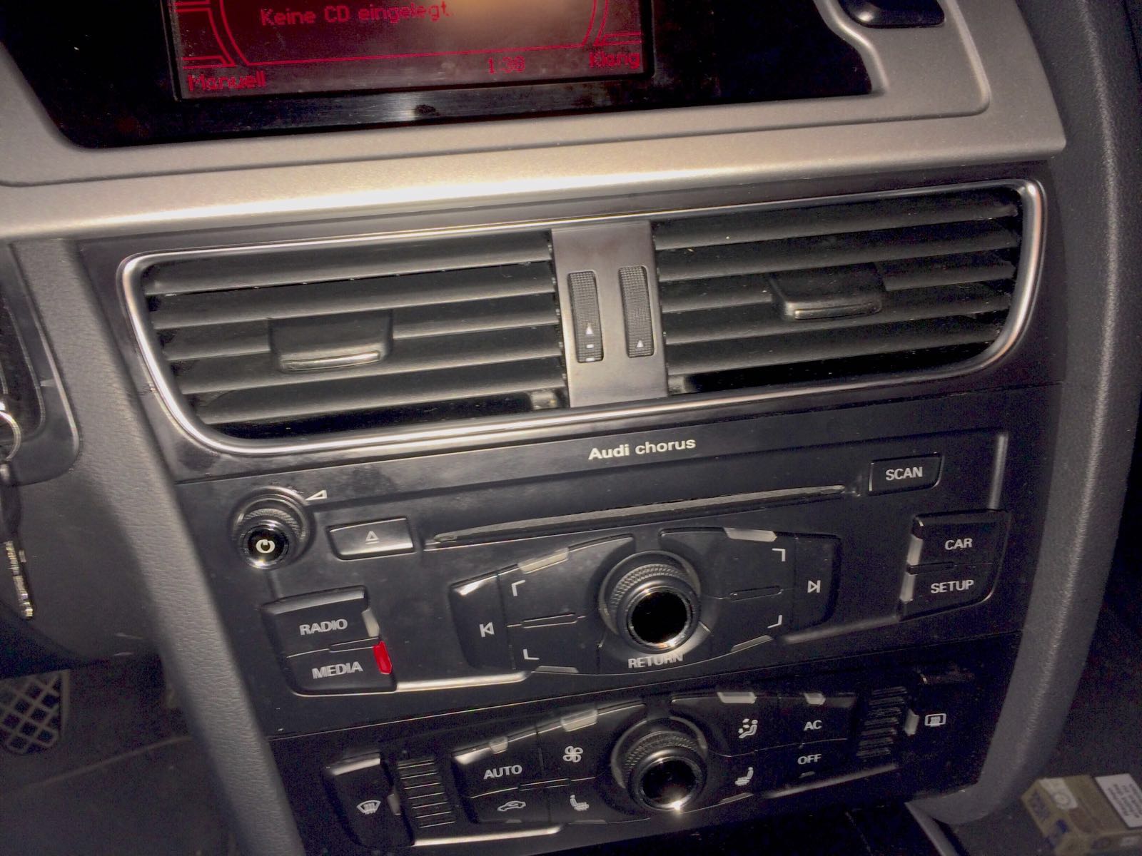 AUXInterface beim Audi A4 B8 m. Chorus Radio nachrüsten