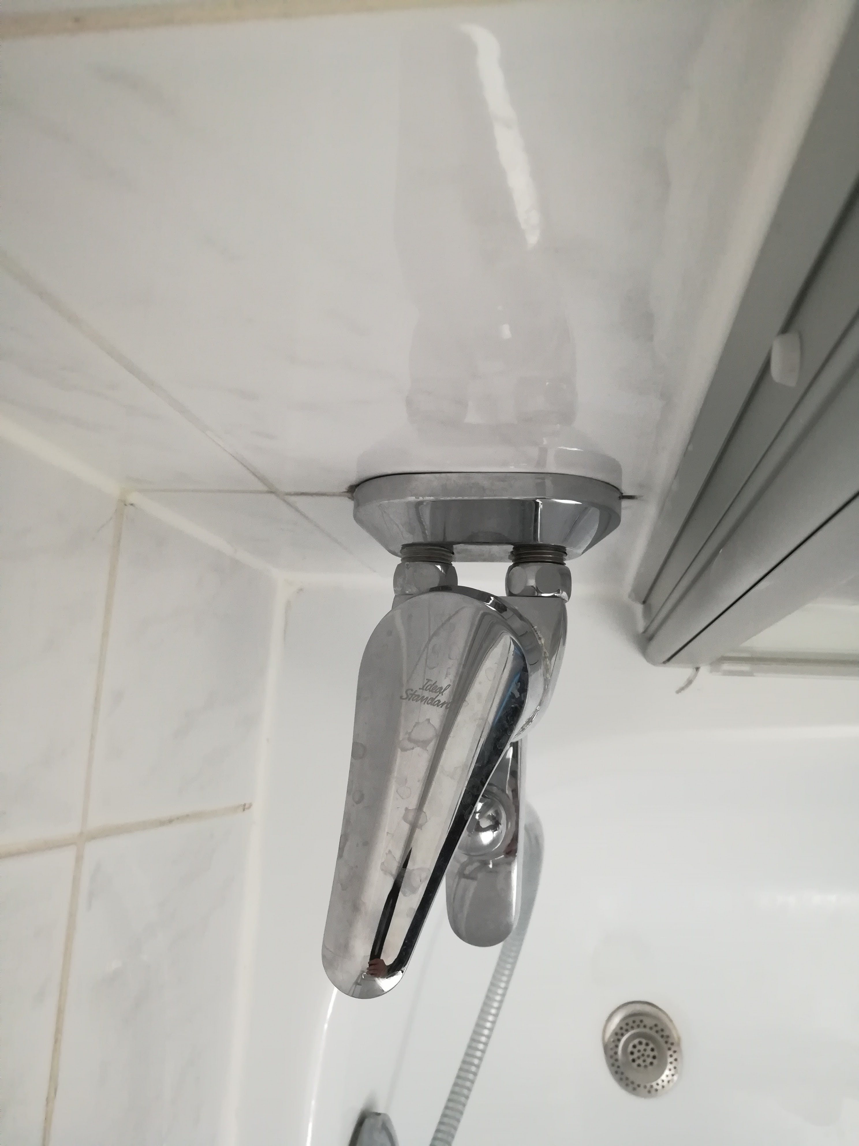 Badewannenarmatur für 4,5cm Wasserauslass? (Installation, duschen