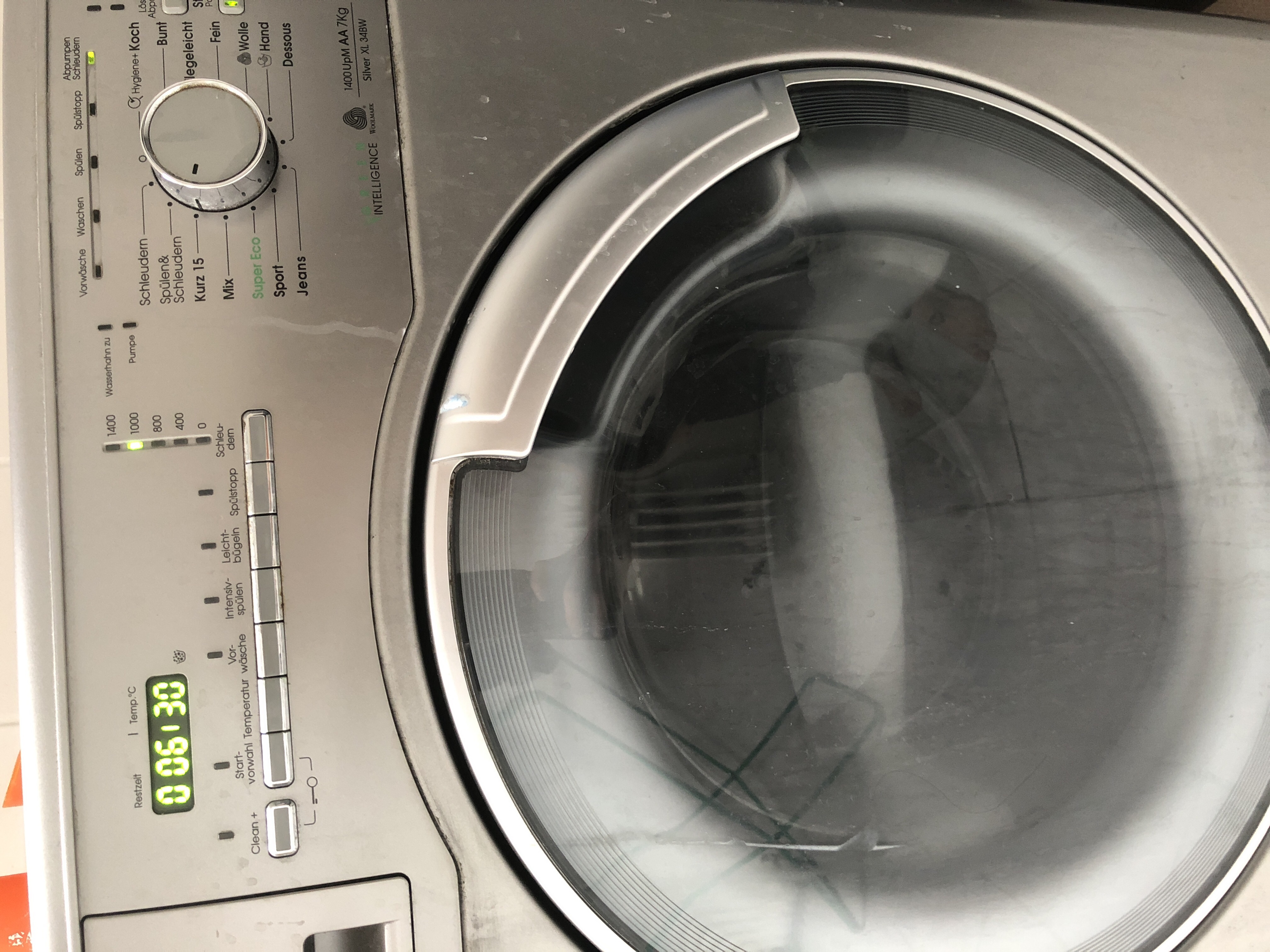 Bauknecht Waschmaschine pumpt nicht mehr ab Kleidung Wasser defekt 