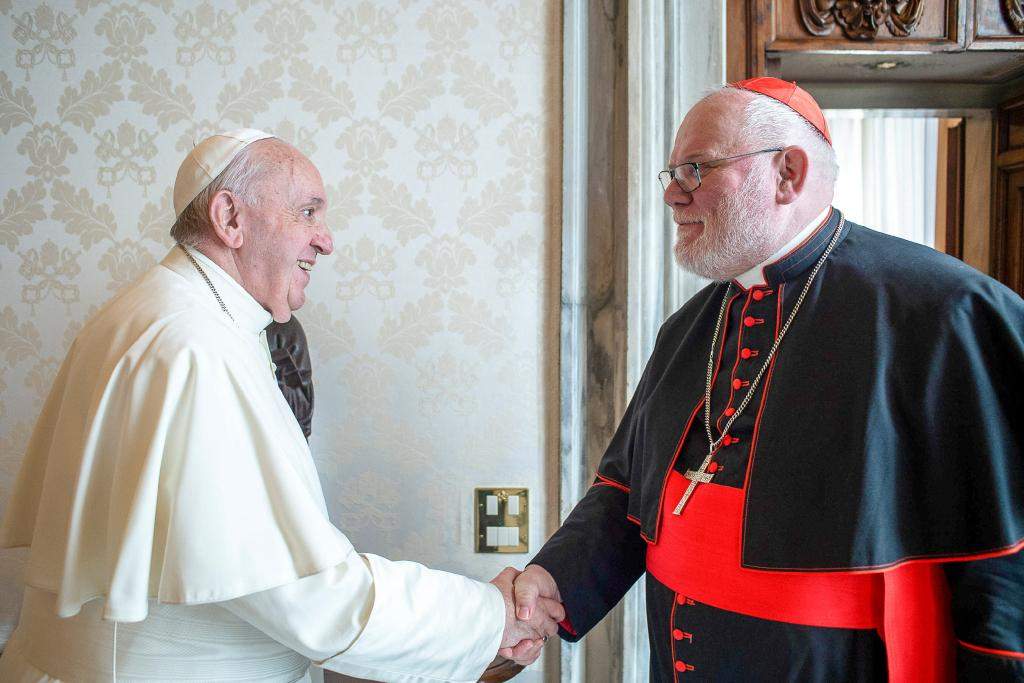 Bedeutung der Farben der Kardinal Robe (schwarz/rot)? (Christentum
