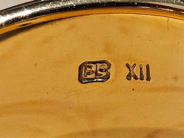 Graduierung Der Ringe Bedeutung der Ringgravur? (Ring, Gravur)