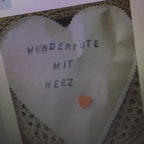 Das ist die besagte Tüte - (Weihnachtsgeschenk, wundertuete)