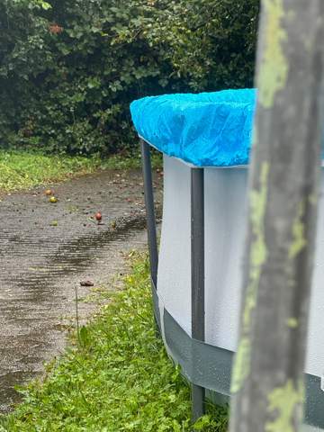 Bestway Pool Stange wird schief? (Wasser)
