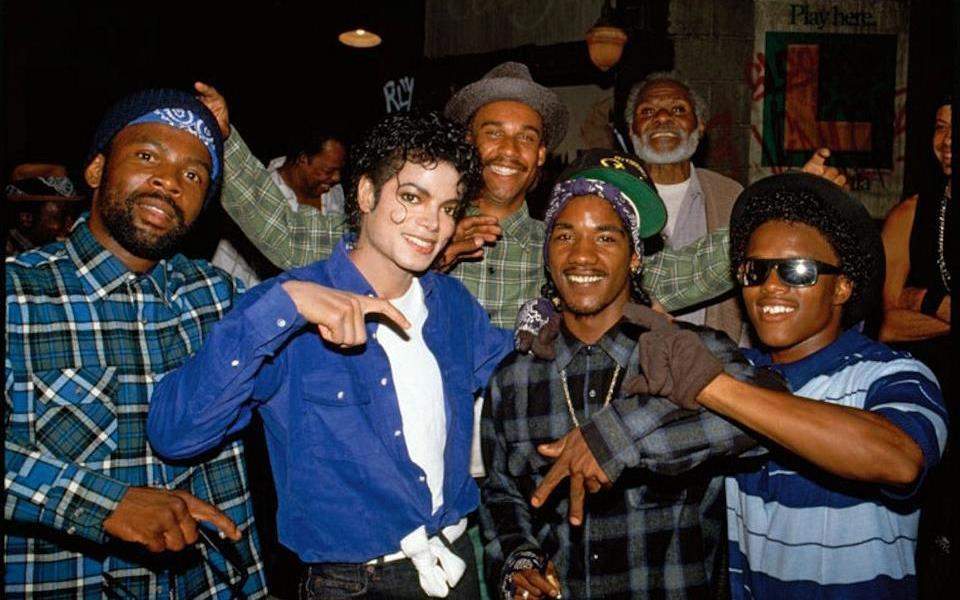 Beweist Dieses Bild Dass Michael Jackson Zu Den Crips Gang Geh Rte   0 Full 