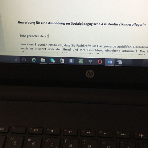 Bewerbung Als Kinderpflegerin Geht Das Wie Es Da Steht Schule Ausbildung Und Studium Beruf Und Buro