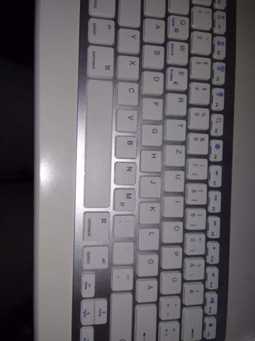 Bin am verzweifeln - Tastaturlayout auf Deutsch gestellt, trotzdem kann ich mit dieser Tastatur keine Anfuehrungszeichen eintippen - was mache ich falsch?