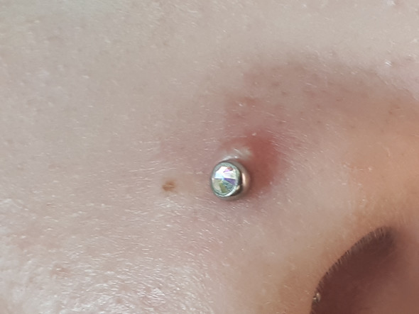  - (Gesundheit und Medizin, Piercing, Piercingpflege)