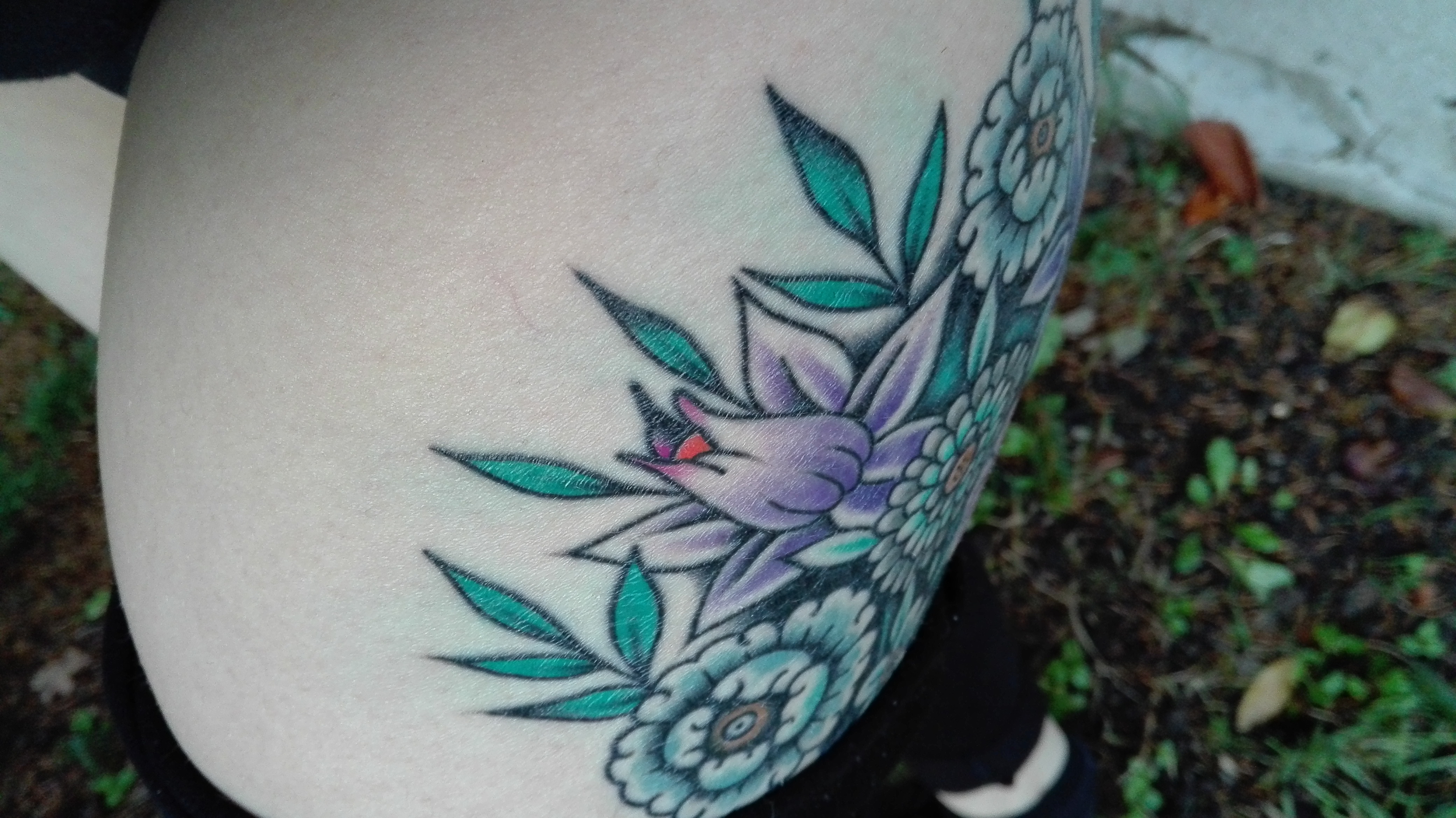 blaue flecken um mein Tattoo? (Kunst, Farbe, blau)