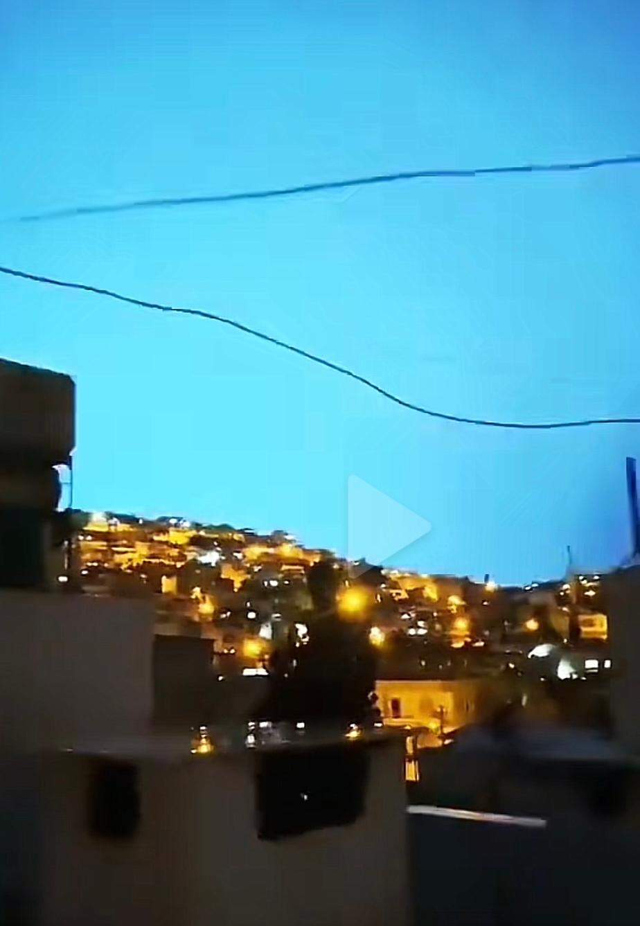 Blaue Lichter bei Erdbeben in Türkei? (Geografie, Wissenschaft, Natur)