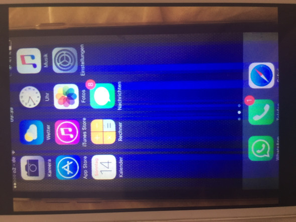 Die Streifen verlaufen wie zu sehen senkrecht über den Bildschirm - (Apple, iPhone 6)