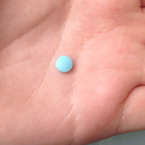 Blaue Tablette zu Hause gefunden - (Medikamente, Tabletten, blau)