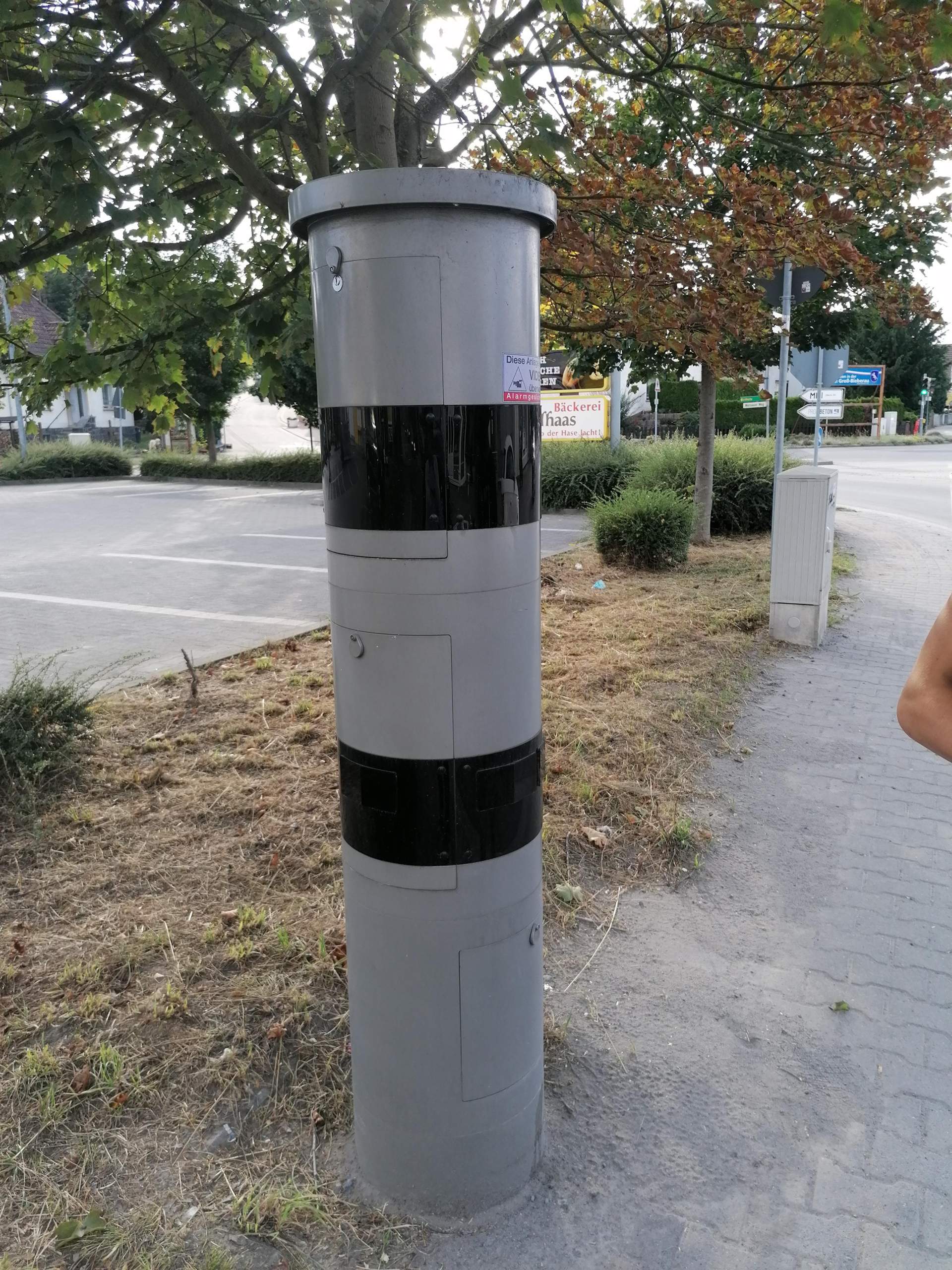 Blitzen solche Blitzer von vorne und hinten? Blitzen solche Blitzer von vorne und hinten?