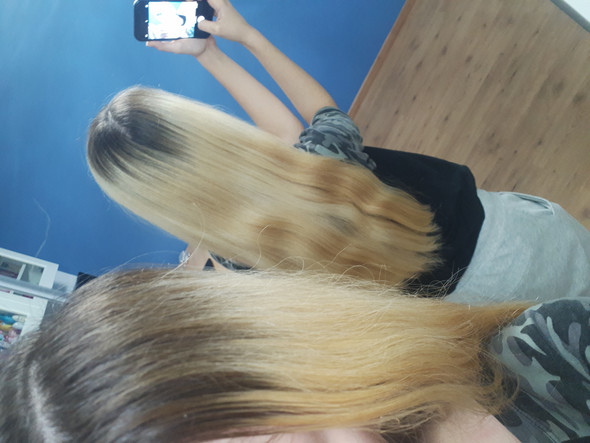 Blondierte Haare Zu Asch Blond Hell Braun Bekommen Friseur Haarfarbe Haare Farben