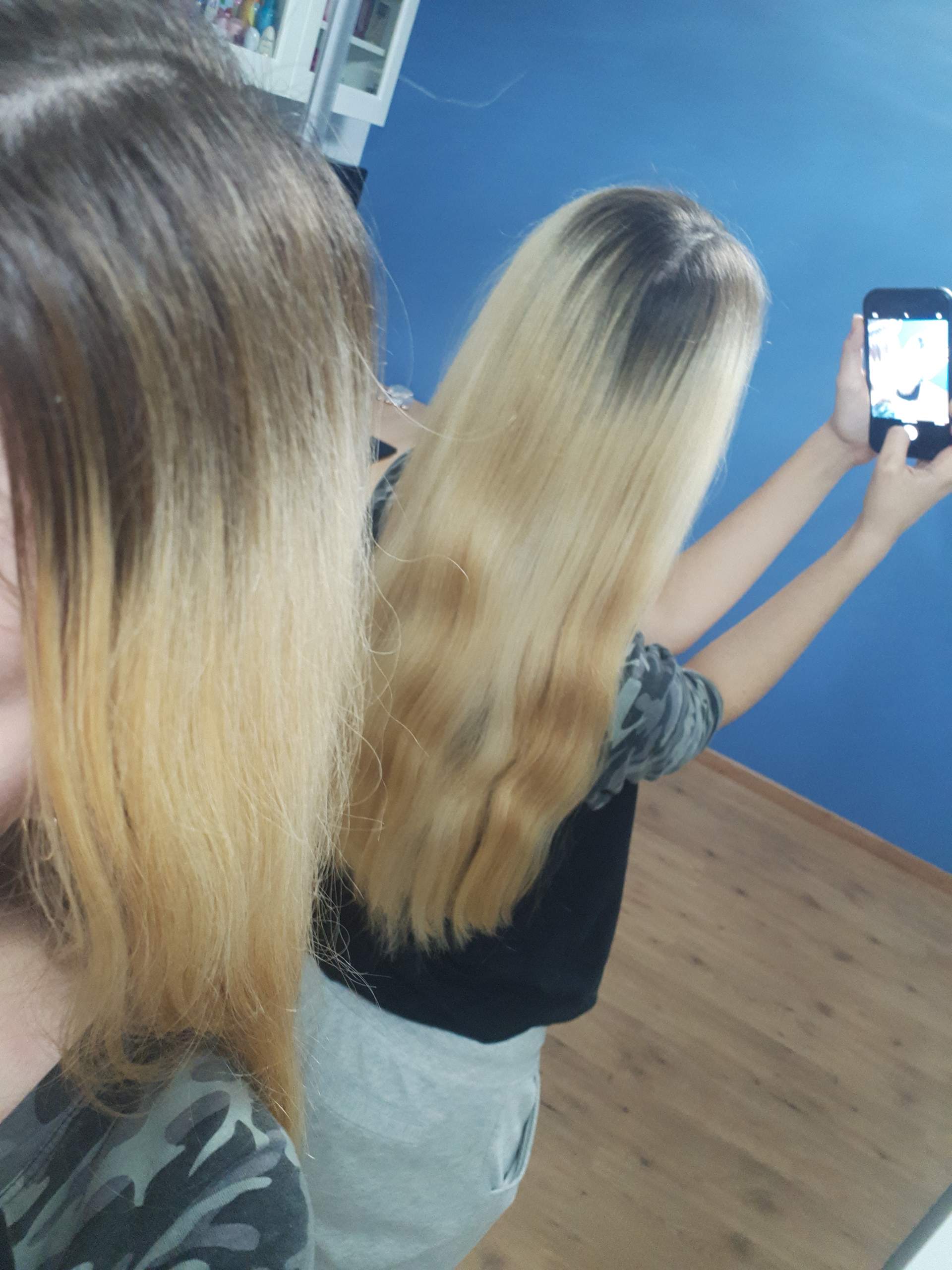 Blondierte Haare zu Asch Blond/hell Braun bekommen? (Friseur, Haarfarbe, Haare färben)