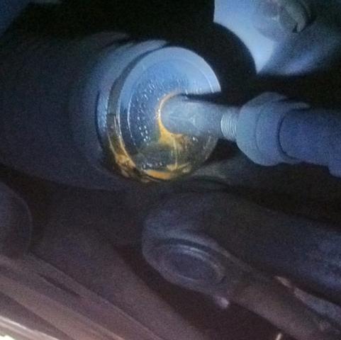 - (Motor, BMW, Öl)
